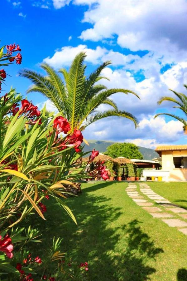 Agriturismo Il Casale Di Monica Rivotorto Bagian luar foto