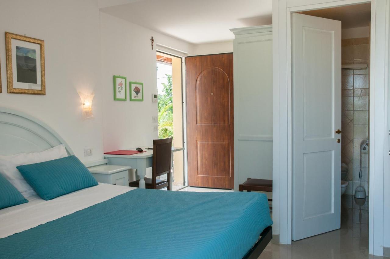 Agriturismo Il Casale Di Monica Rivotorto Bagian luar foto