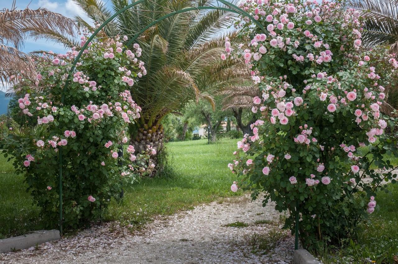 Agriturismo Il Casale Di Monica Rivotorto Bagian luar foto