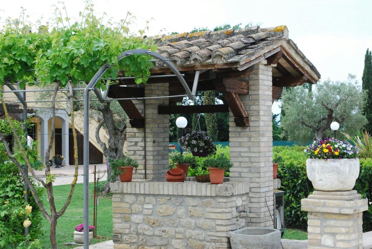 Agriturismo Il Casale Di Monica Rivotorto Bagian luar foto